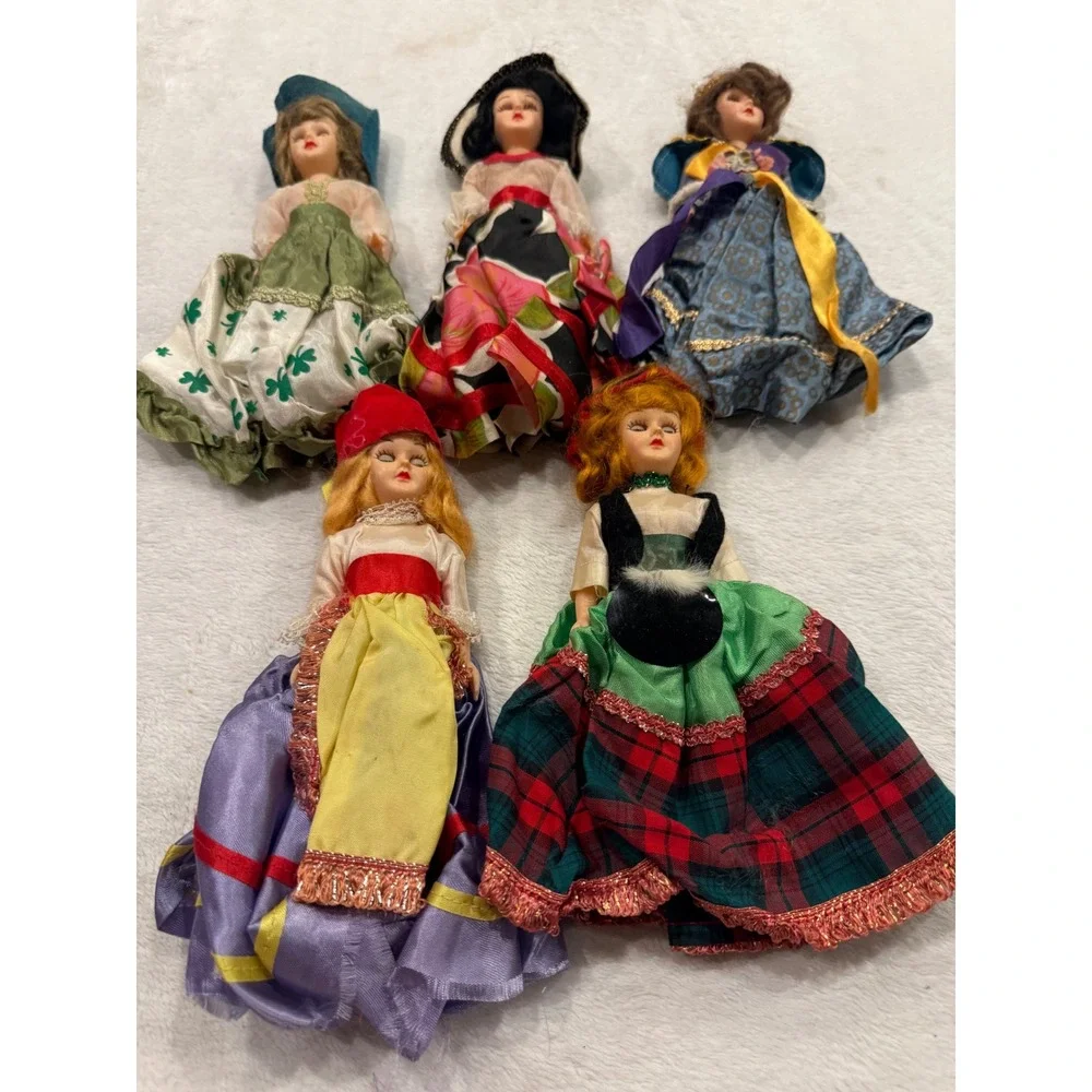 Vintage Arco Dolls of the World Sleep Eye Dolls Lot of 5 Souvenir Dolls 8in